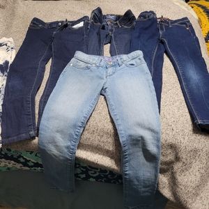 LITTLE GIRLS JEANS RANGING FROMNSMALL TO SIZE 5T